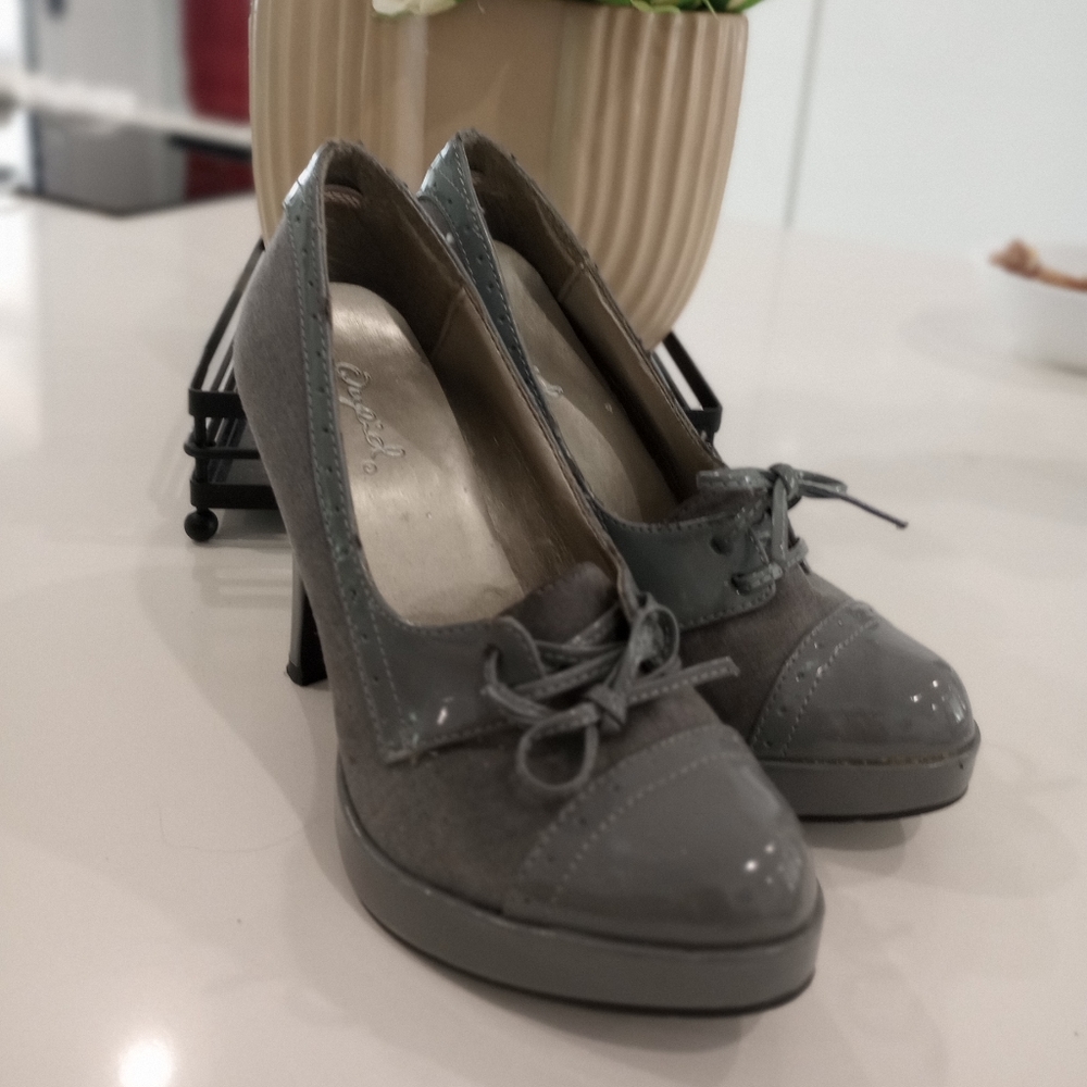 Shoes - Picture 2 of 3